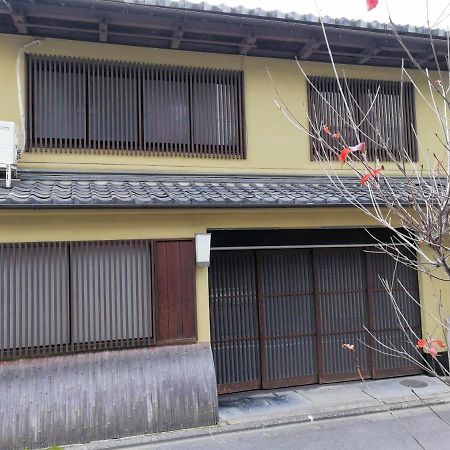 京都二条城近く京町屋120年の歴史に泊まる Bagian luar foto